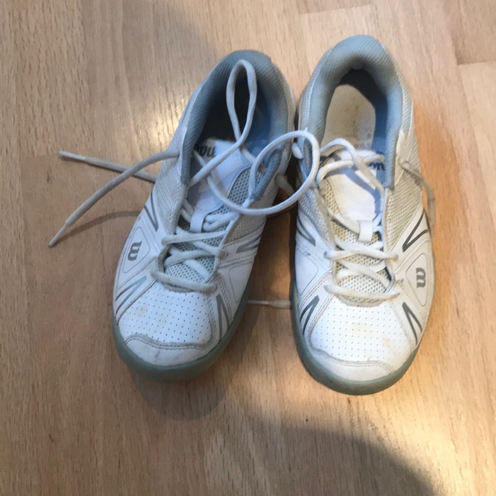 Wilson tennis sneakers